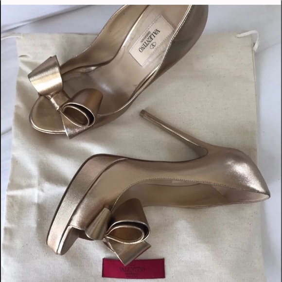 Valentino gold bow peep toe platform heel - Picture 6 of 8